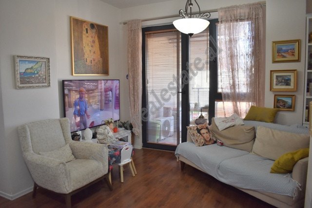 Apartament 1+1 me qira ne rrugen e Kosovareve ne Tirane